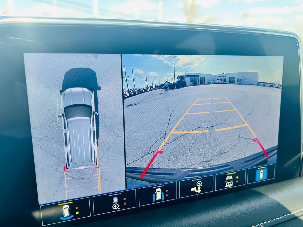 Used 2021 GMC Yukon SLT w/ SLT Premium Package image 28