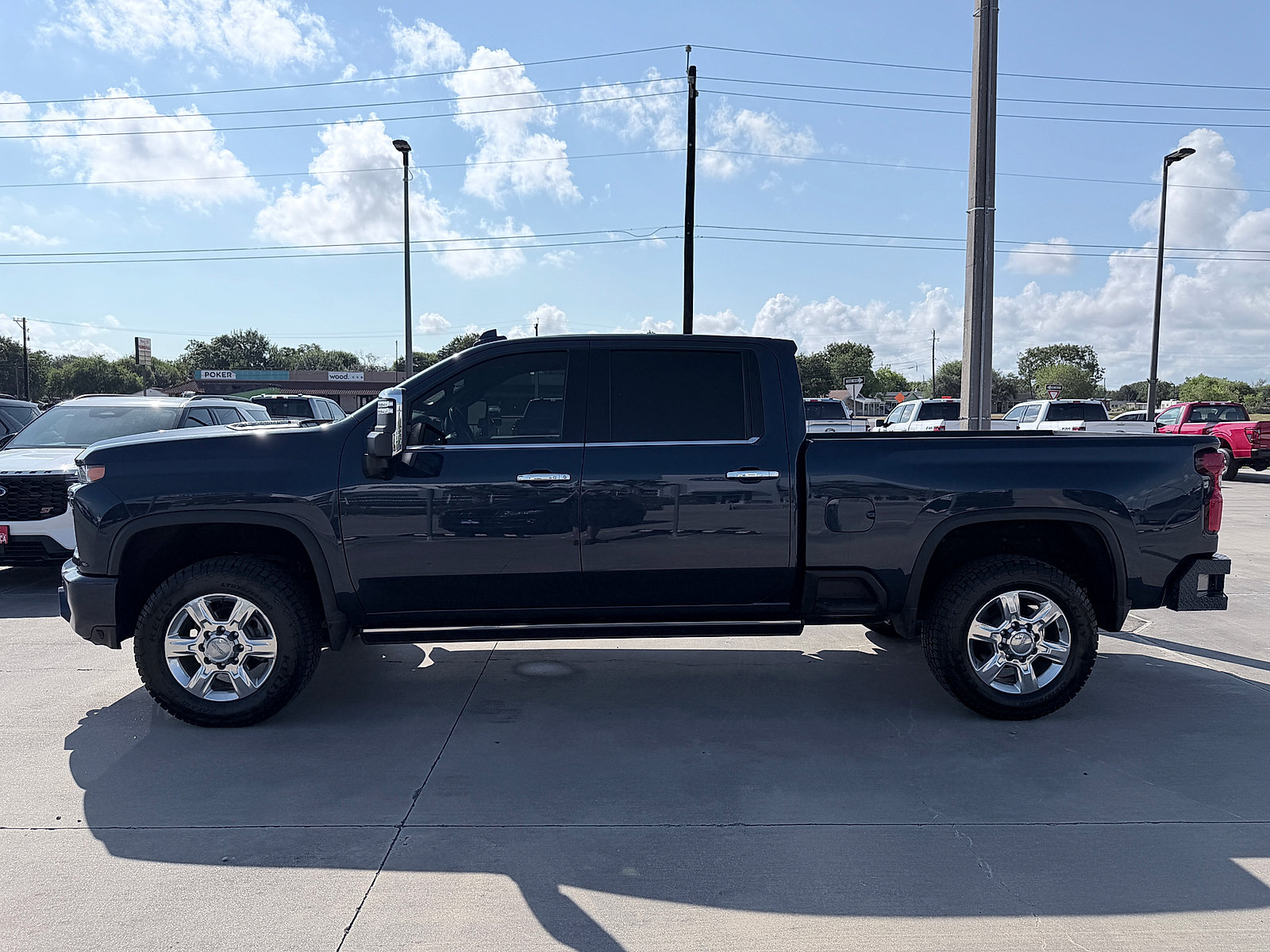 Used 2022 Chevrolet Silverado 2500 High Country w/ Technology Package AWD/4WD image 4