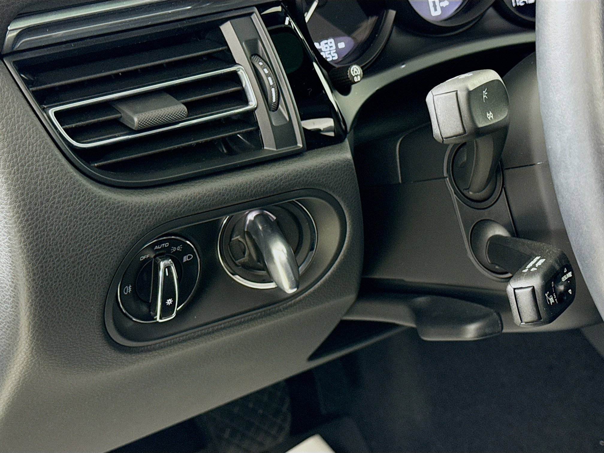 Used 2023 Porsche Macan S image 13