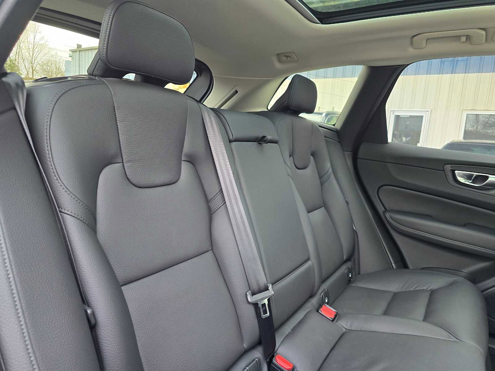 Certified 2025 Volvo XC60 B5 Plus image 14