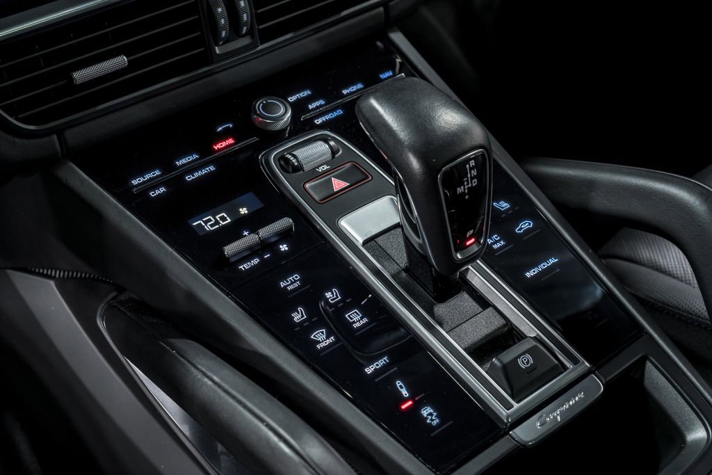 Used 2022 Porsche Cayenne Turbo AWD/4WD image 28