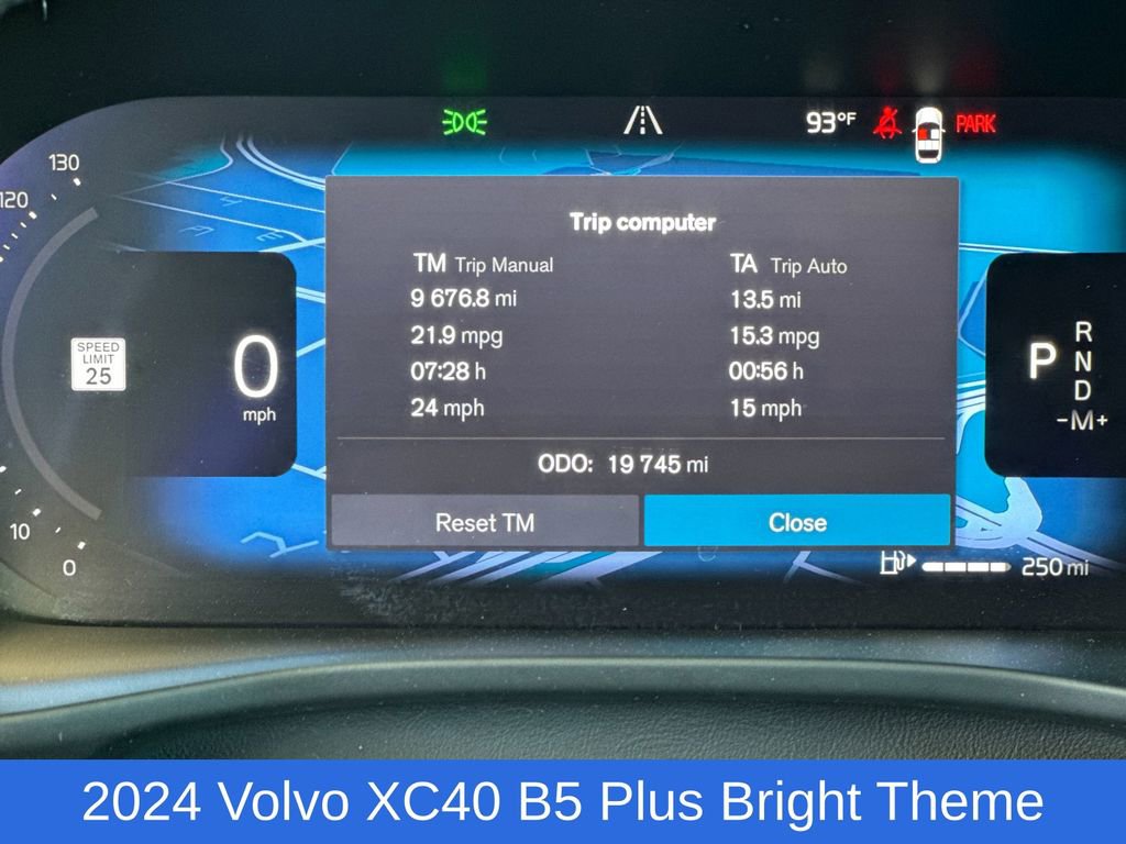 Certified 2024 Volvo XC40 B5 Plus w/ Protection Package Premier image 27