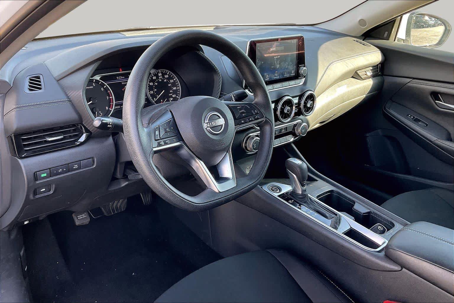 Used 2024 Nissan Sentra SV FWD image 17