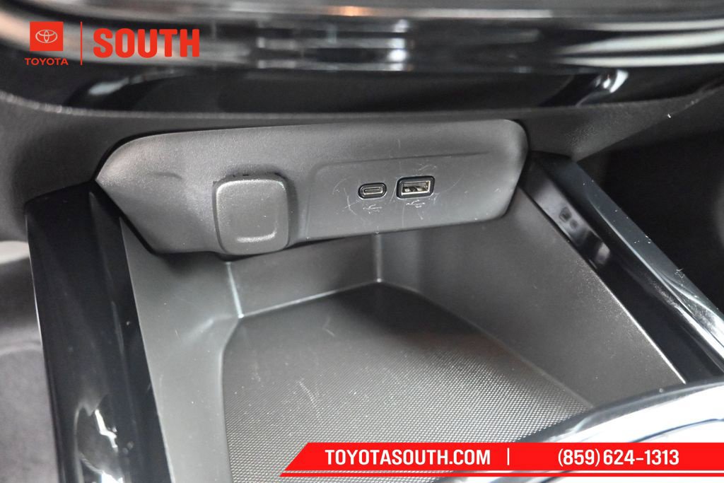 Used 2025 Chevrolet Trax LT w/ LT Convenience Package FWD image 19