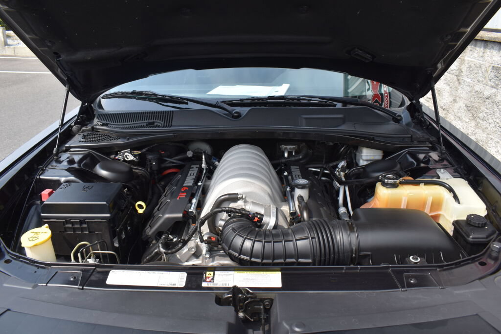Used 2010 Dodge Challenger SRT8 w/ SRT Option Group II RWD image 26