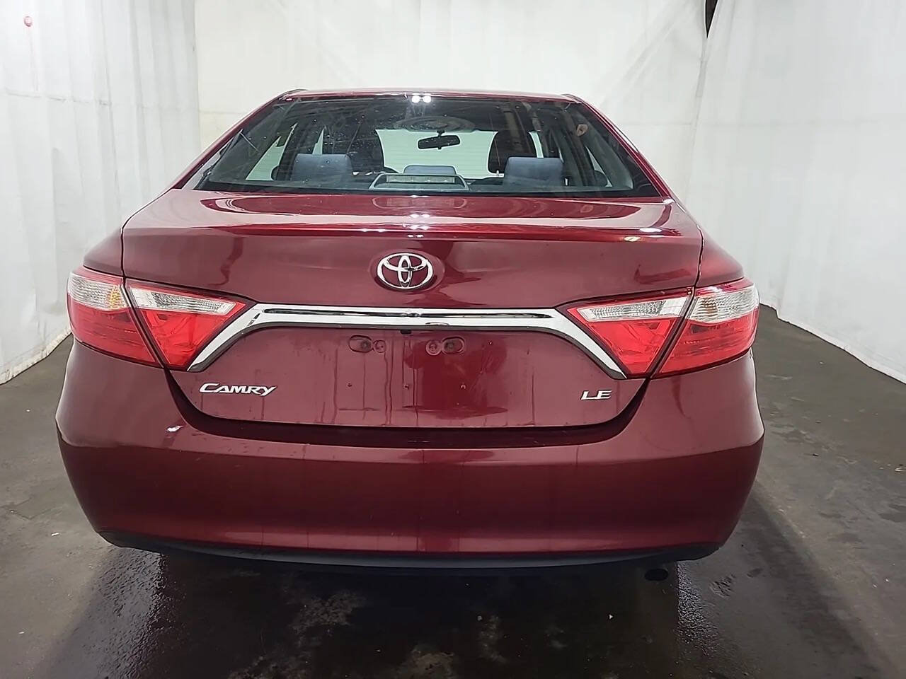 Used 2016 Toyota Camry LE FWD image 3