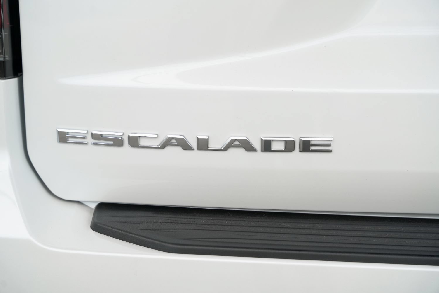 Used 2023 Cadillac Escalade V AWD/4WD image 18