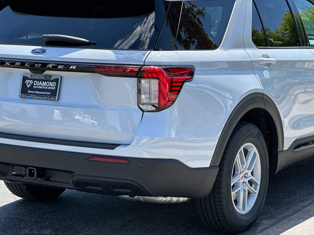 New 2026 Ford Explorer Active RWD image 8