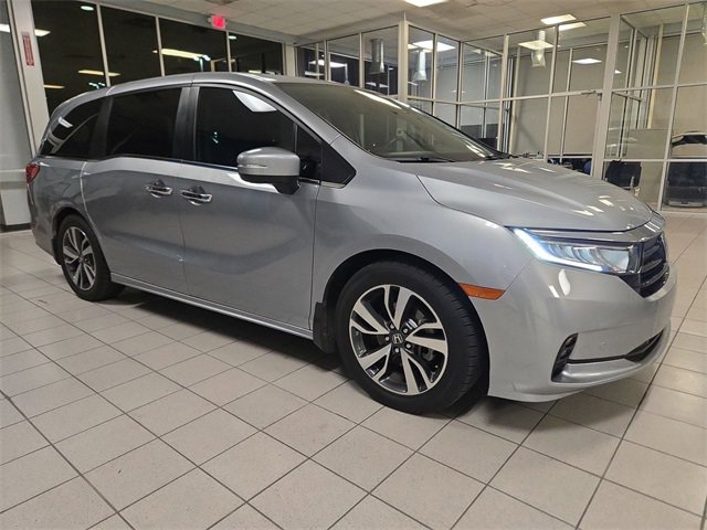 Used 2023 Honda Odyssey Touring image 2