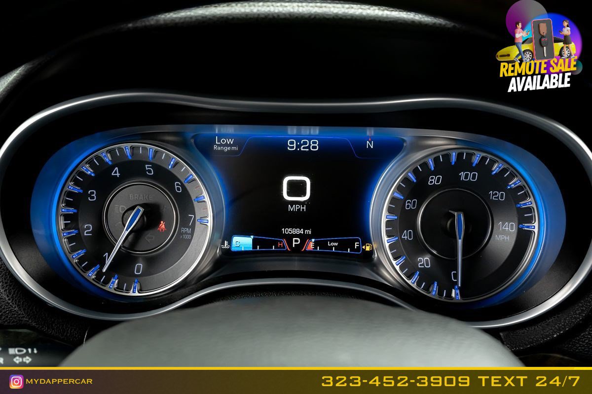 Used 2016 Chrysler 300 C RWD image 25
