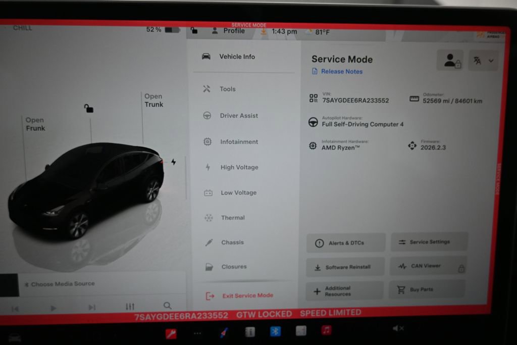 Used 2024 Tesla Model Y Long Range AWD/4WD image 16