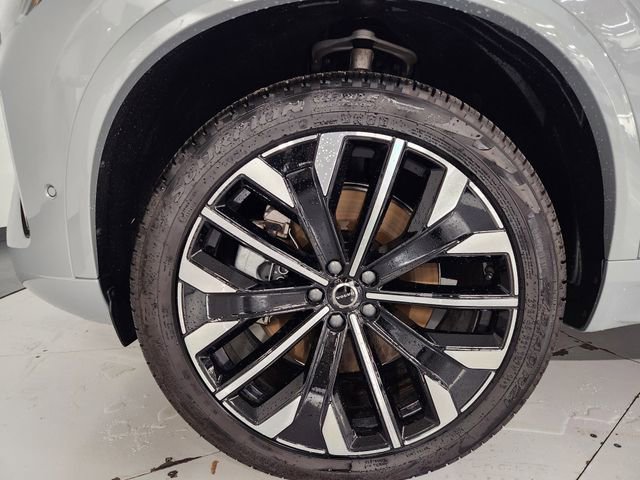 New 2025 Volvo XC90 T8 Plus w/ Protection Package Premier image 8