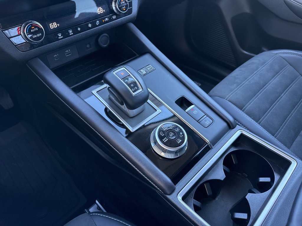 Used 2025 Mitsubishi Outlander SE image 18