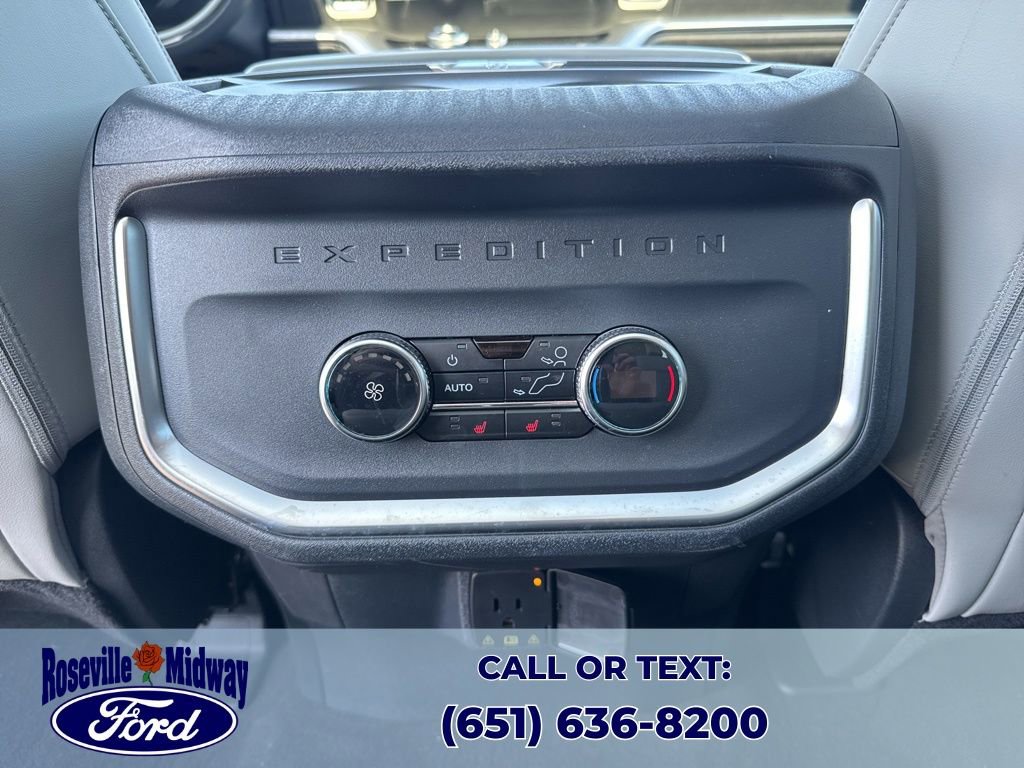 Used 2025 Ford Expedition Platinum image 33