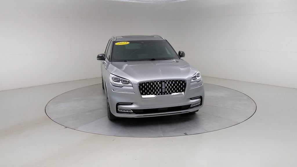 Used 2023 Lincoln Aviator Grand Touring w/ Equipment Group 301A AWD/4WD image 11