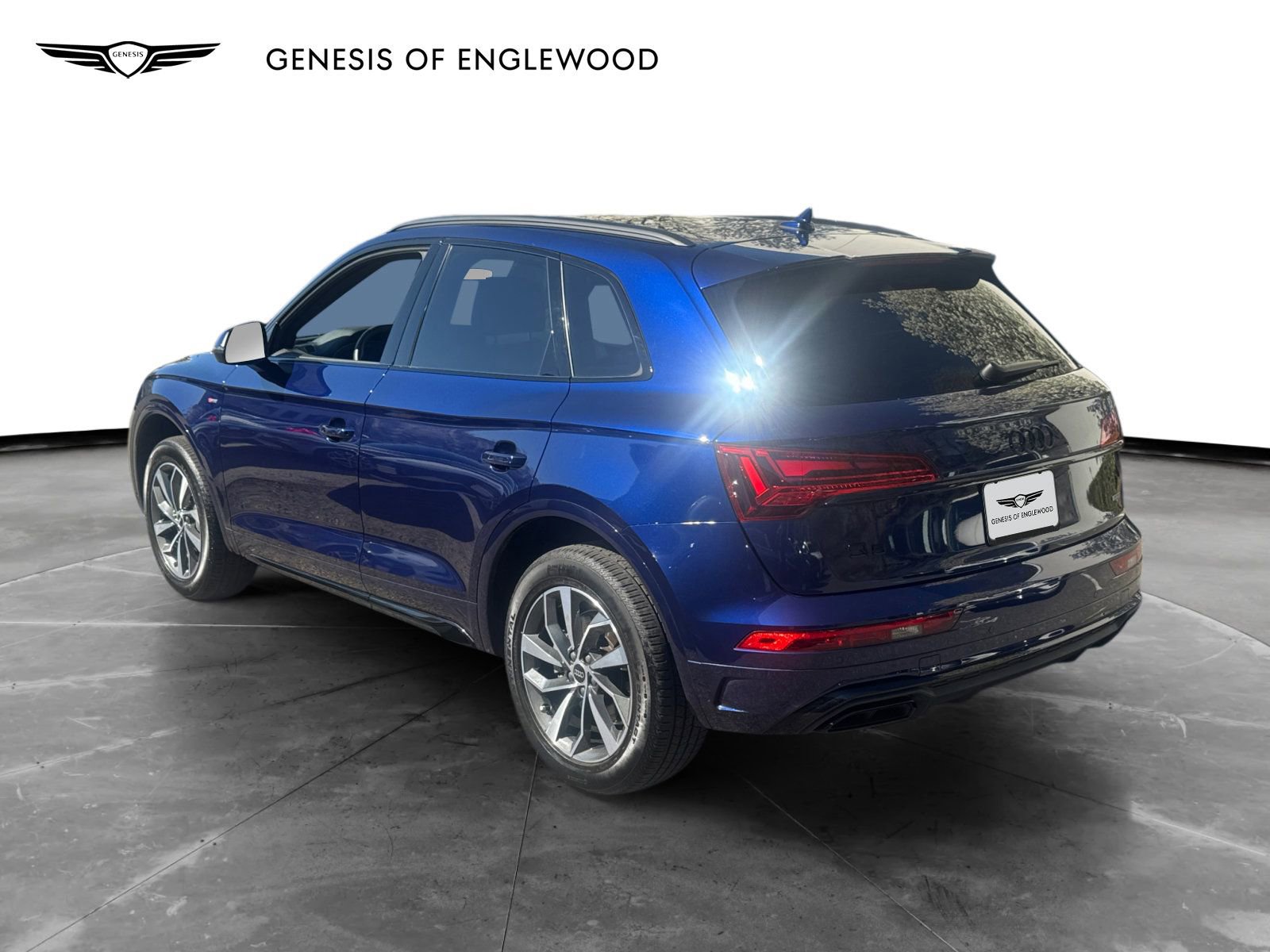 Used 2024 Audi Q5 2.0T Premium w/ Summer of Audi Package image 12