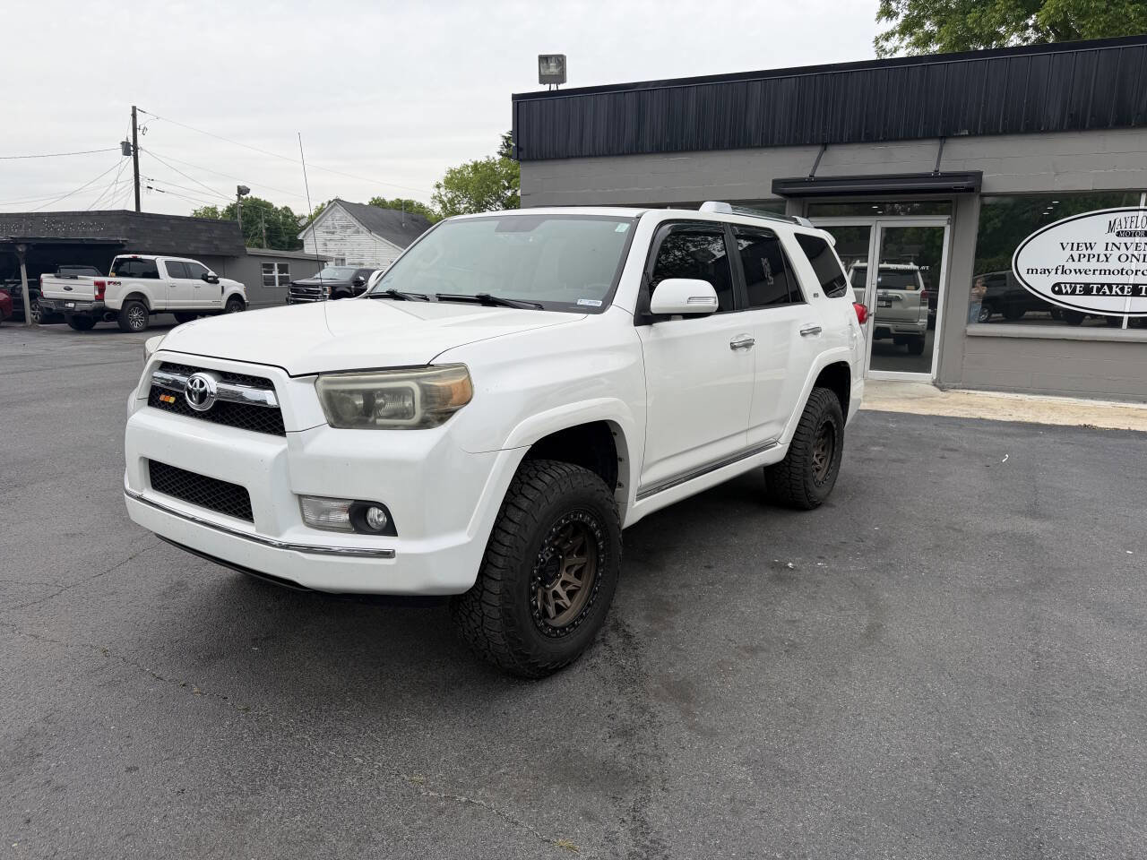 Used 2010 Toyota 4Runner SR5 AWD/4WD image 8