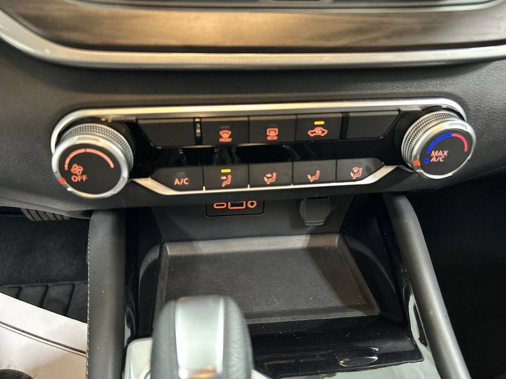 Used 2023 Nissan Altima 2.5 SV AWD/4WD image 16
