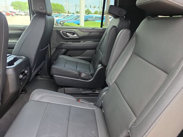 Used 2022 Chevrolet Suburban Z71 w/ Luxury Package AWD/4WD image 12