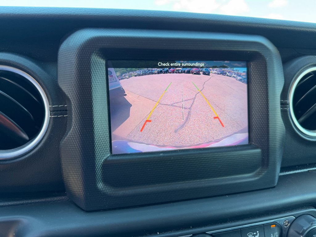 Used 2018 Jeep Wrangler Unlimited Sahara w/ Safety Group AWD/4WD image 12
