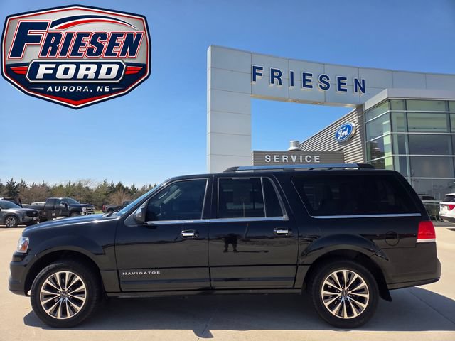 Used 2017 Lincoln Navigator L Select AWD/4WD image 4
