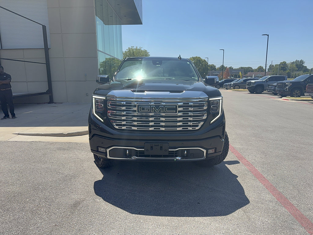 Used 2023 GMC Sierra 1500 Denali AWD/4WD image 2