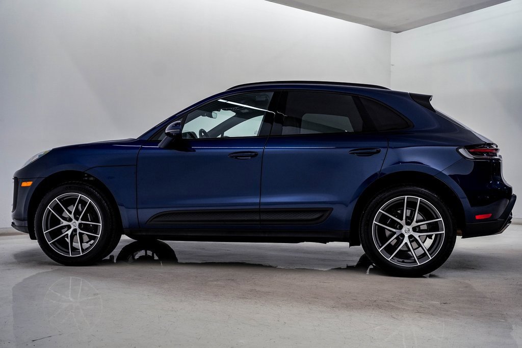 Certified 2025 Porsche Macan video 2