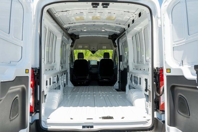 New 2026 Ford Transit 250 148 Medium Roof Extended AWD image 8