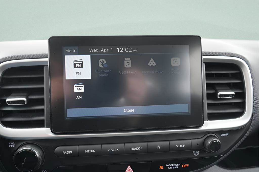 Certified 2025 Hyundai Venue SEL FWD image 35