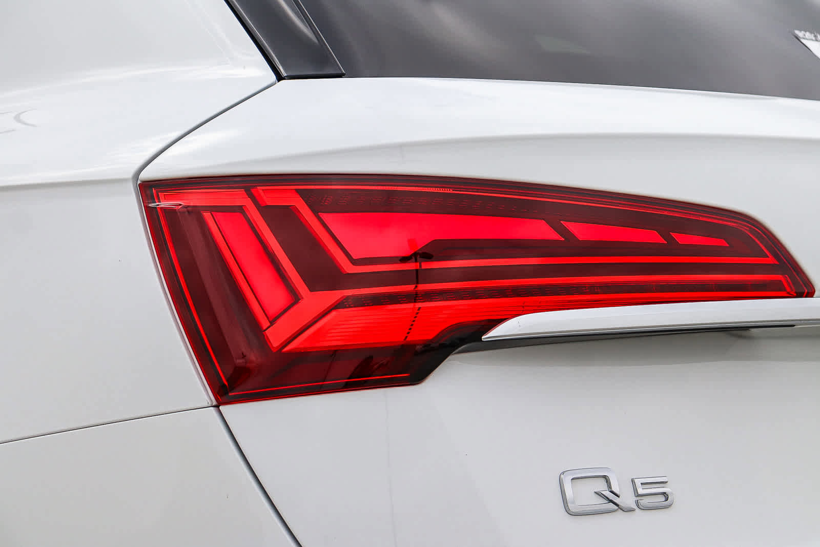 Used 2024 Audi Q5 2.0T Premium Plus w/ Premium Plus Package image 12