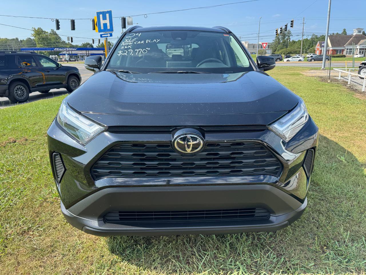 Used 2024 Toyota RAV4 XLE FWD image 6