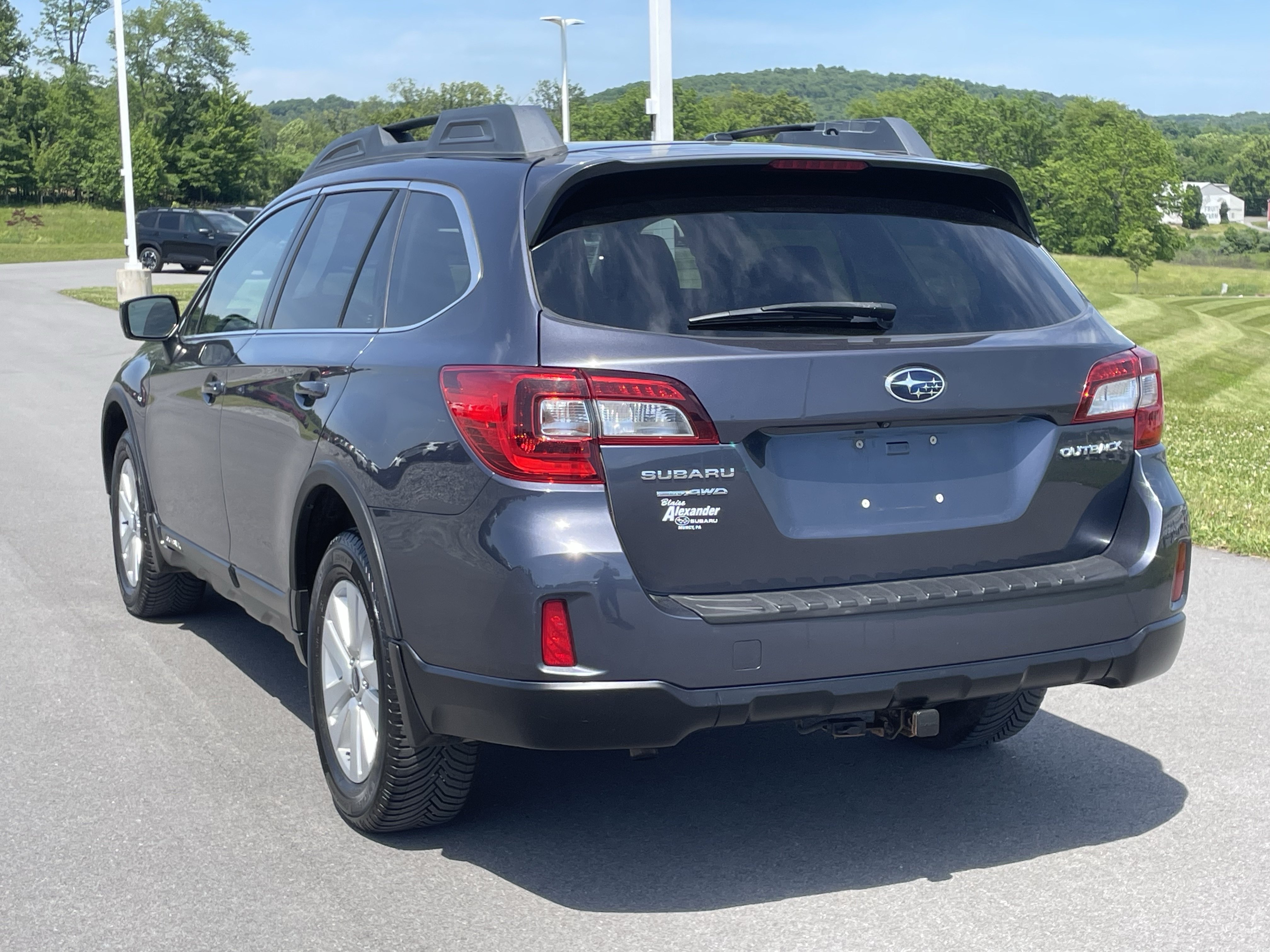 Used 2015 Subaru Outback 2.5i Premium AWD/4WD image 6