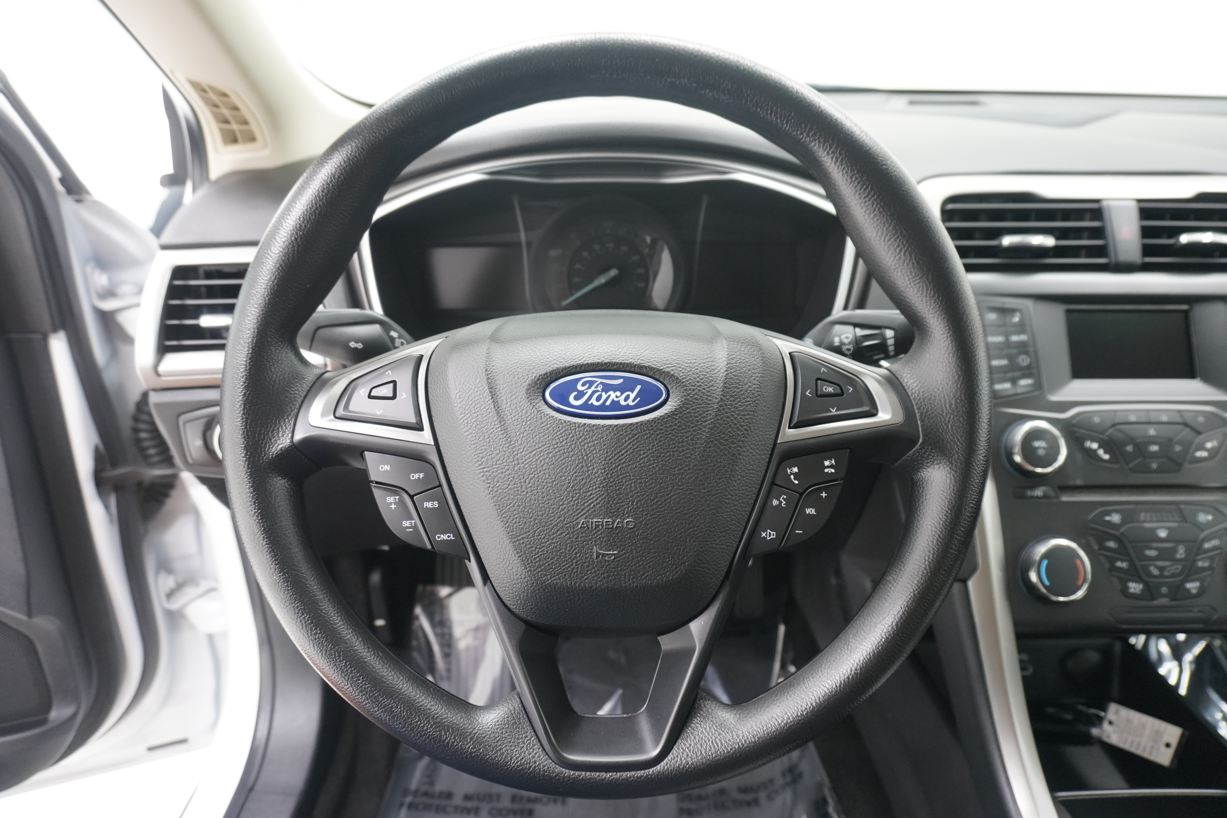 Used 2018 Ford Fusion S FWD image 15