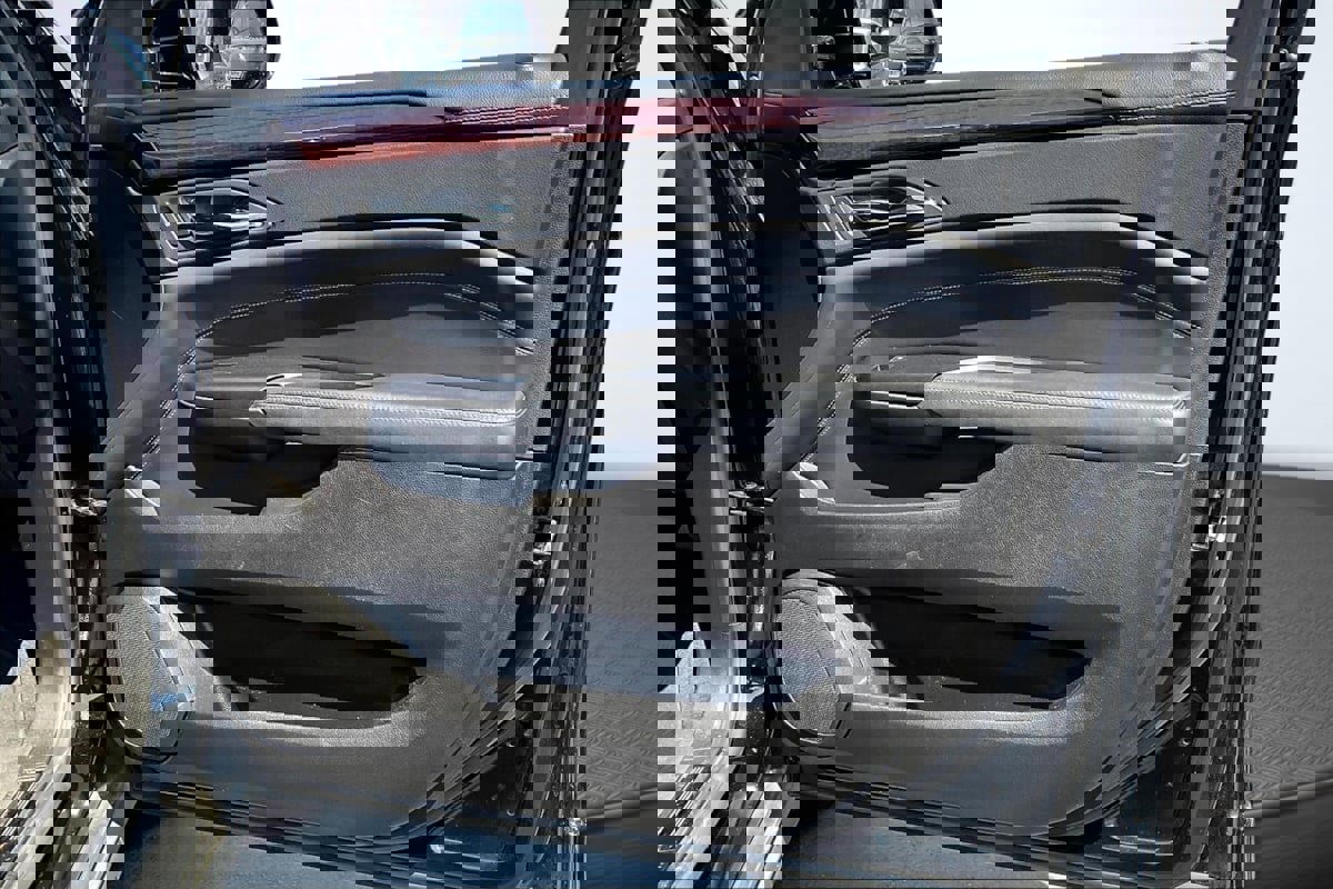 Used 2016 Cadillac SRX Luxury image 24