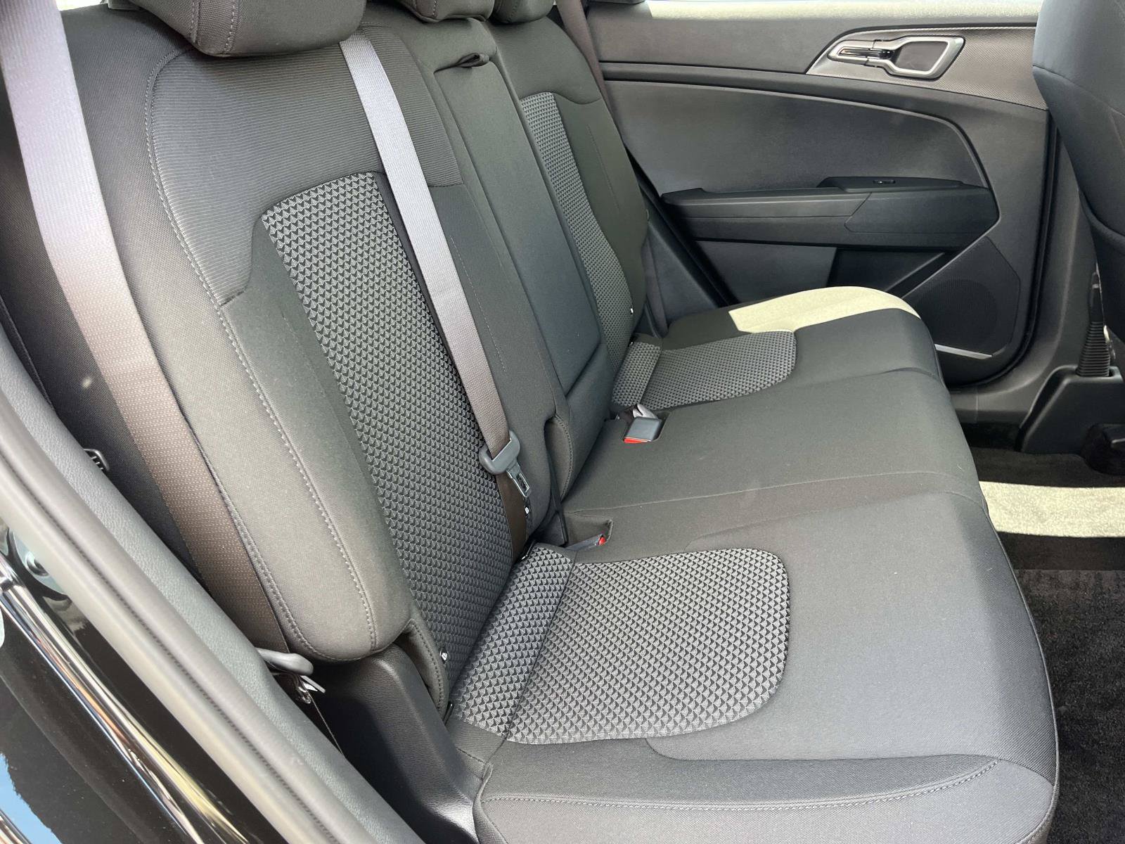 Used 2025 Kia Sportage LX FWD image 23