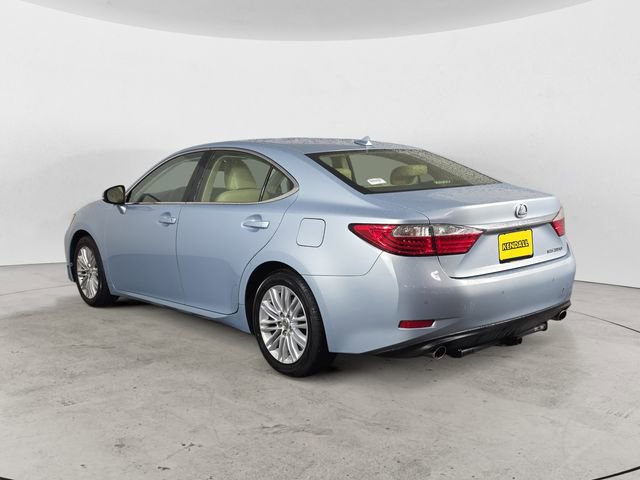 Used 2014 Lexus ES 350 w/ Luxury Package FWD image 3