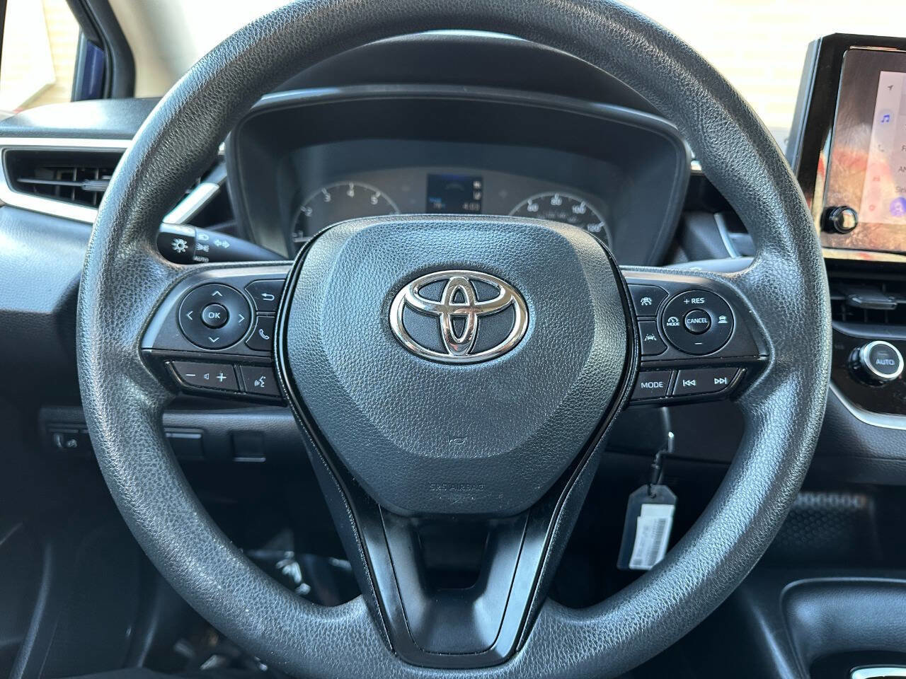 Used 2023 Toyota Corolla LE image 28