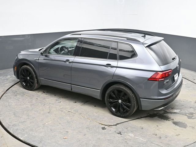 Used 2021 Volkswagen Tiguan SE R-Line image 28
