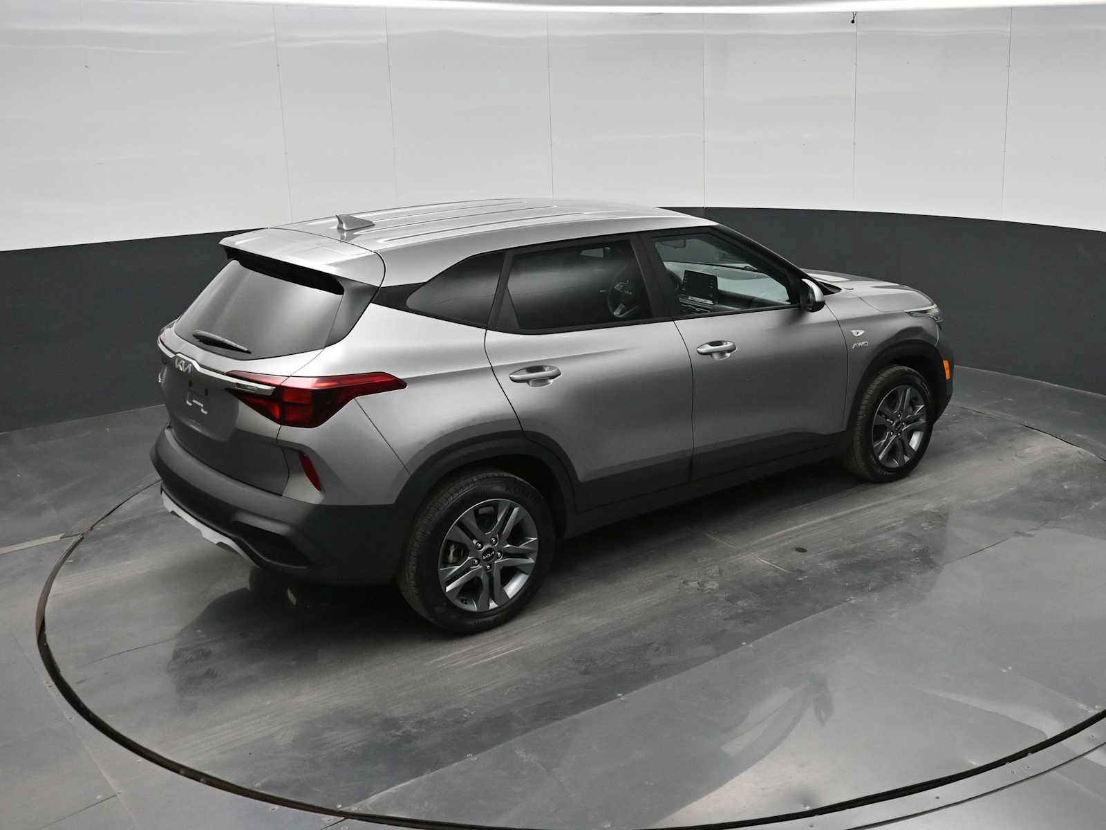 Used 2022 Kia Seltos LX AWD/4WD image 32