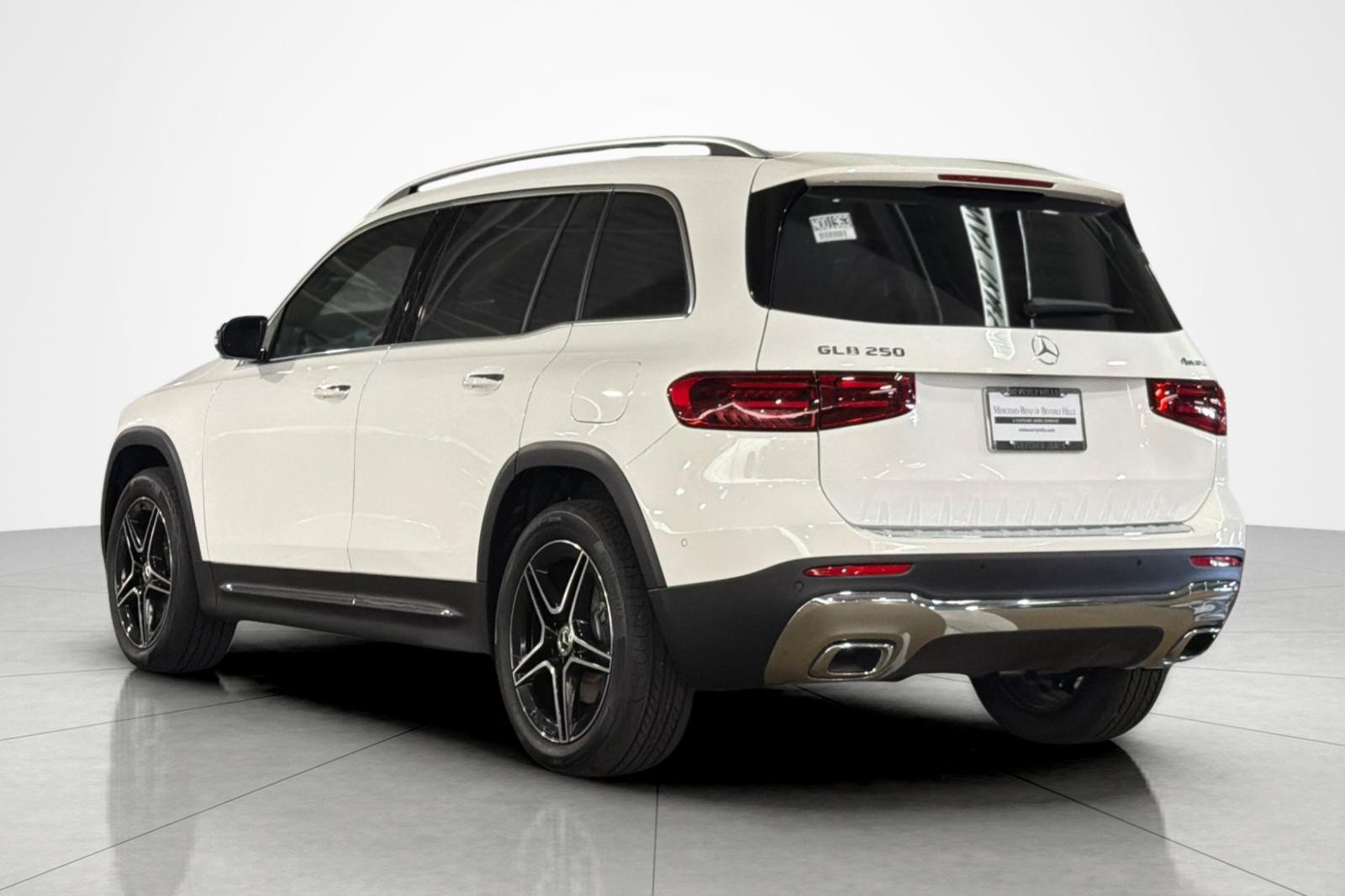 New 2026 Mercedes-Benz GLB 250 4MATIC image 3
