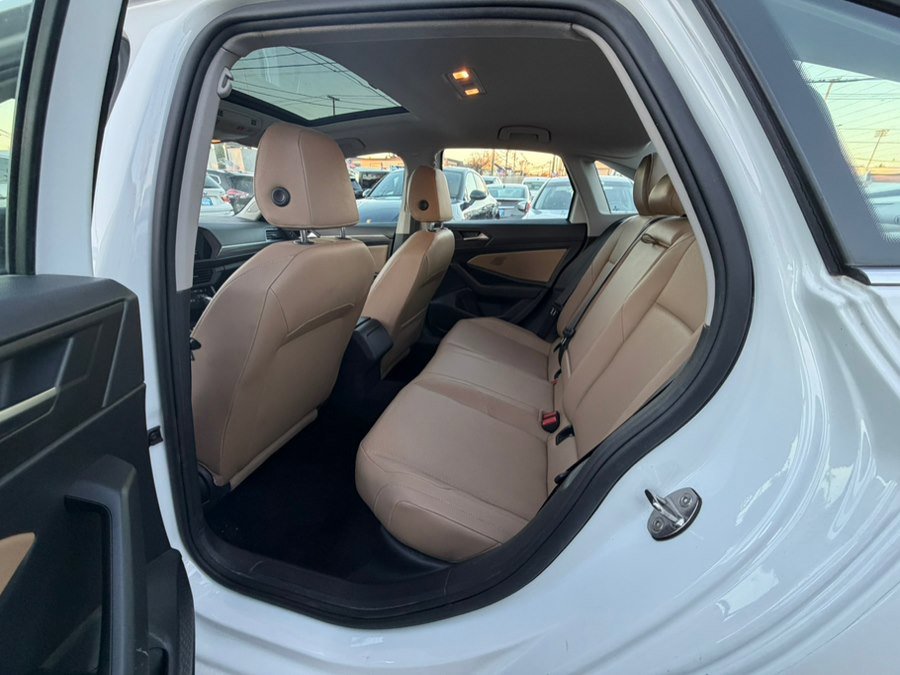Used 2019 Volkswagen Jetta SEL image 9
