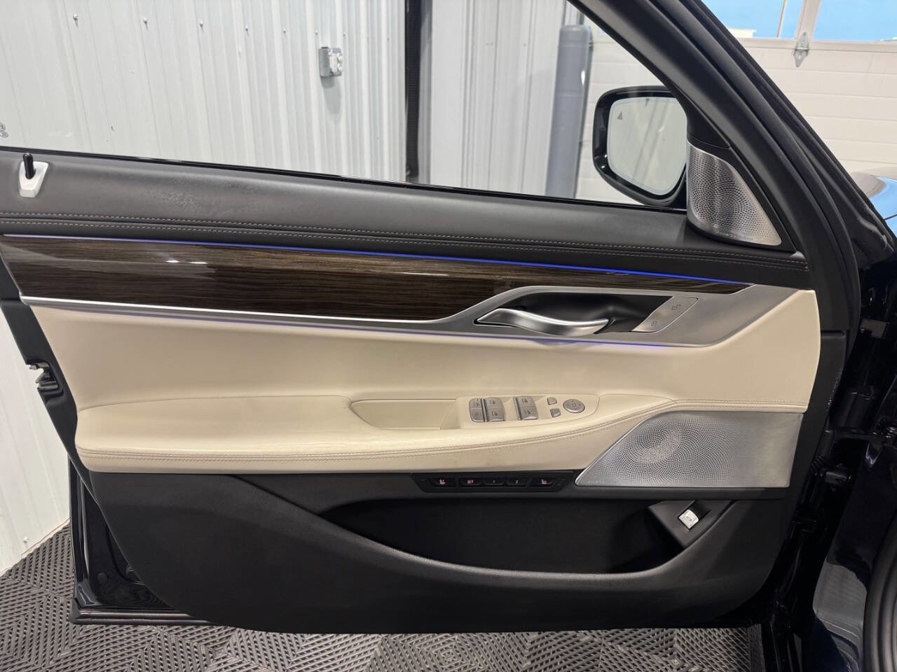 Used 2019 BMW M760i xDrive w/ Luxury Rear Seating Package image 12