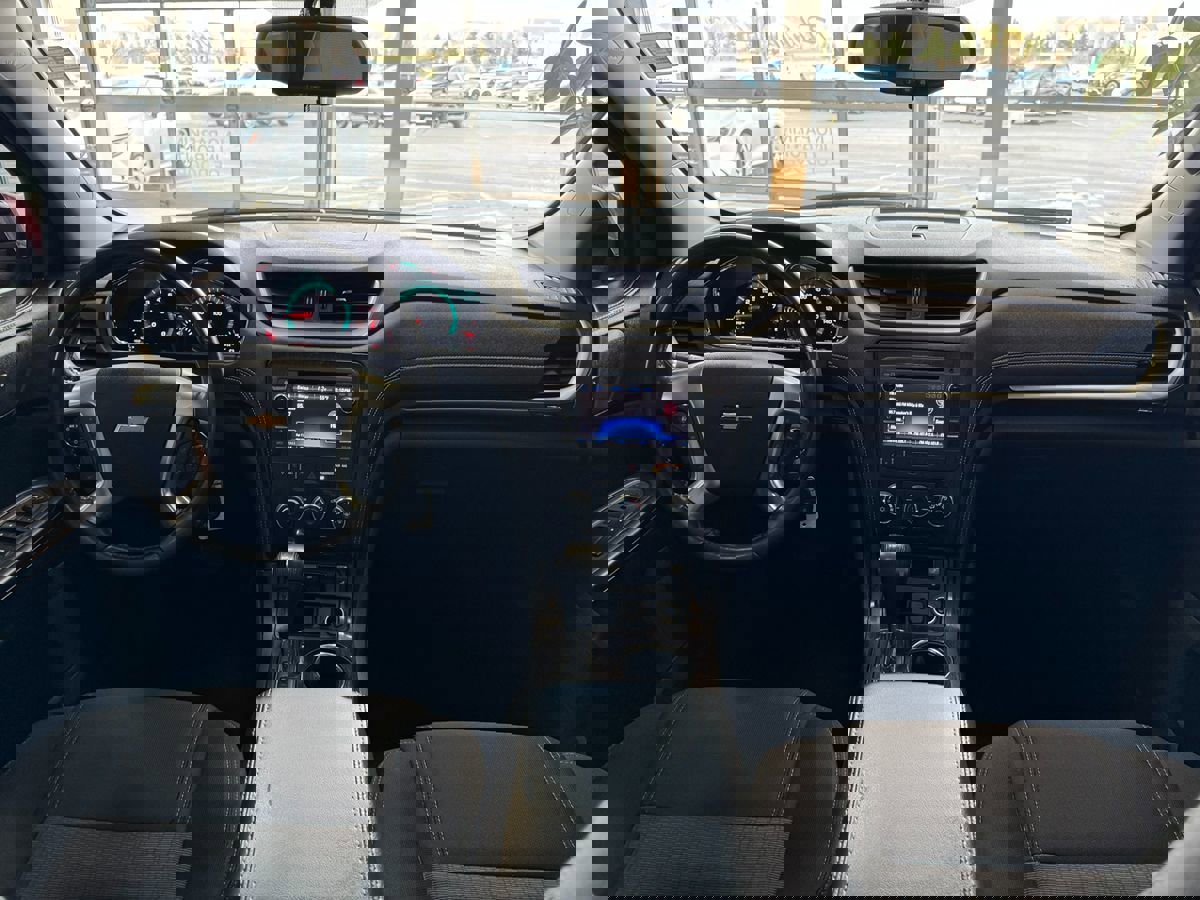 Used 2015 Chevrolet Traverse LT w/ Style and Technology Package image 19