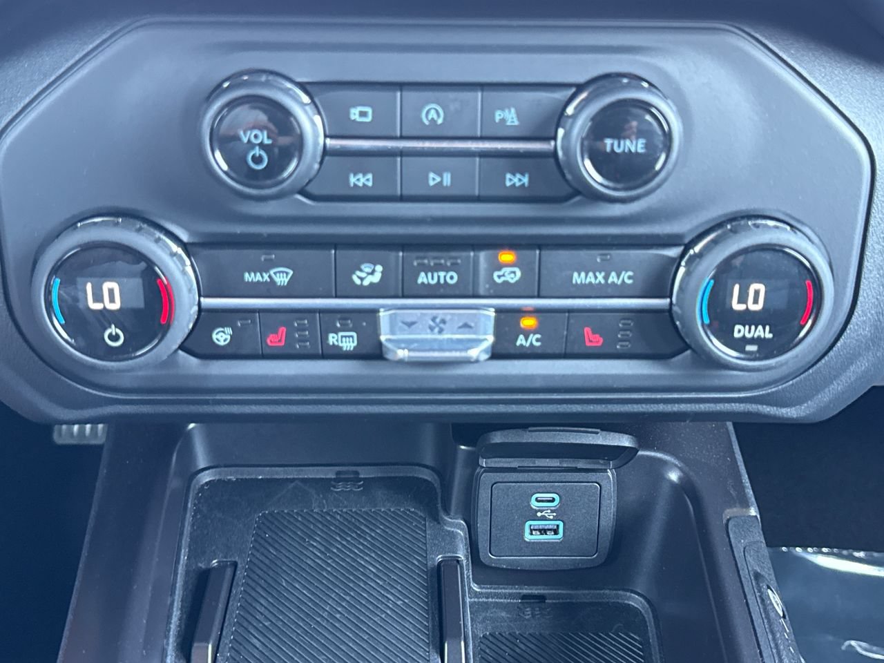 Used 2025 Ford Bronco Outer Banks AWD/4WD image 21