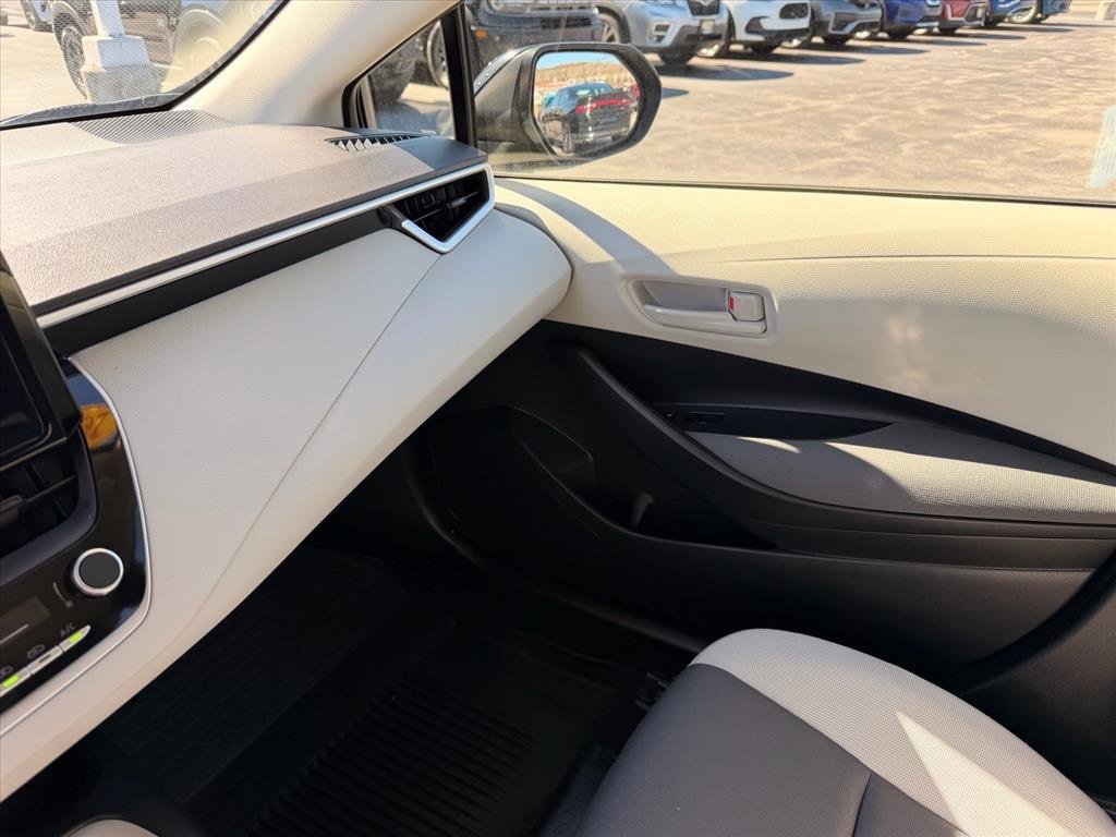 Used 2023 Toyota Corolla LE image 14