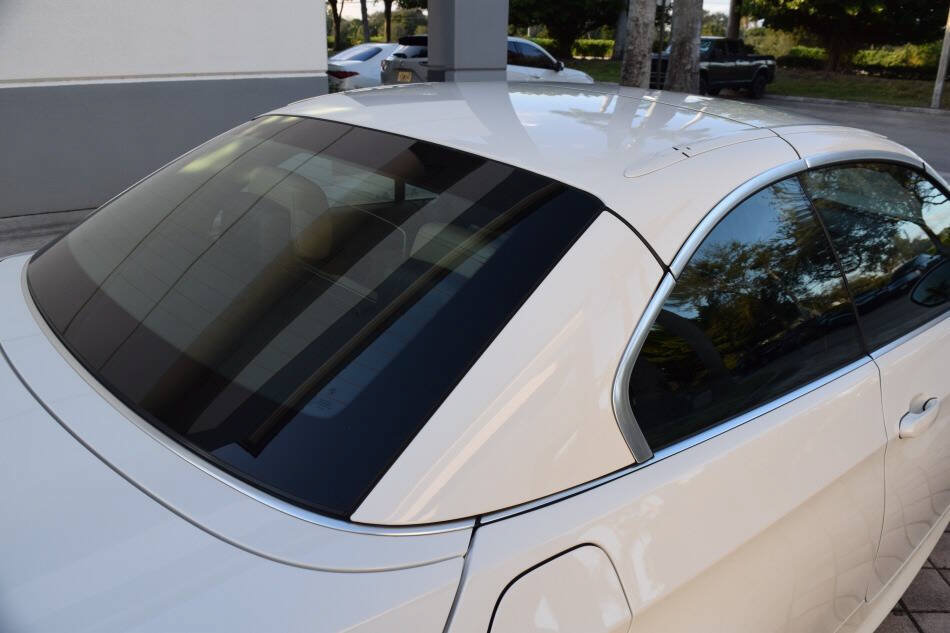Used 2011 BMW M3 Convertible RWD image 28