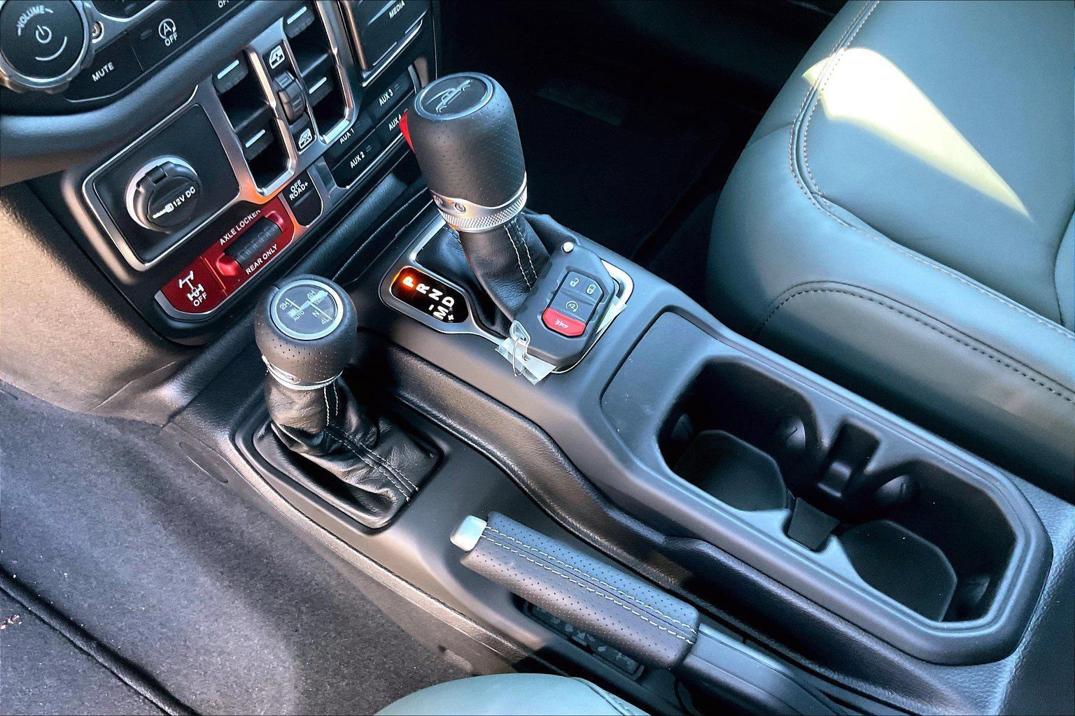 New 2025 Jeep Gladiator Mojave AWD/4WD image 9