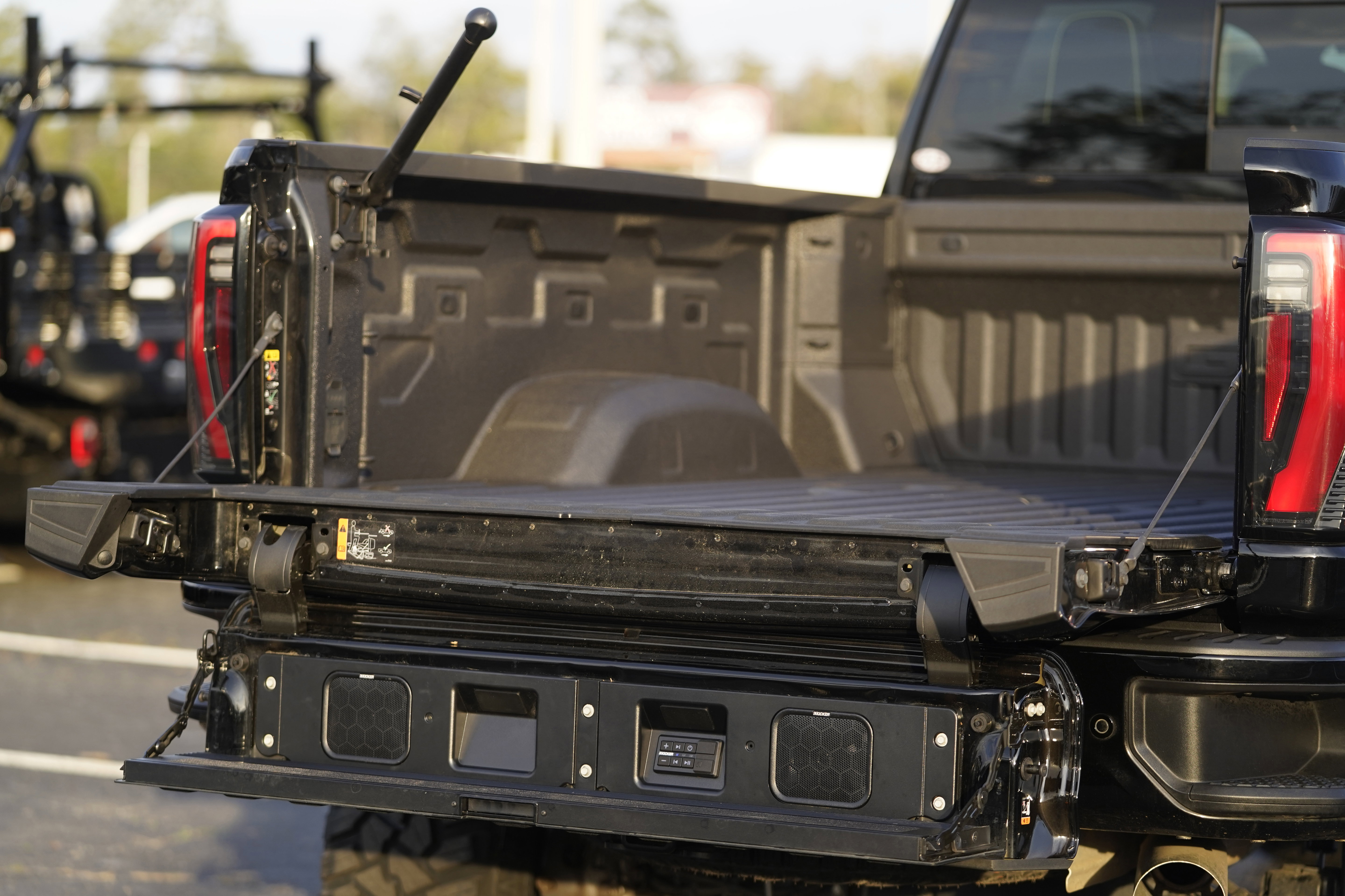 Used 2025 GMC Sierra 2500 AT4X image 47