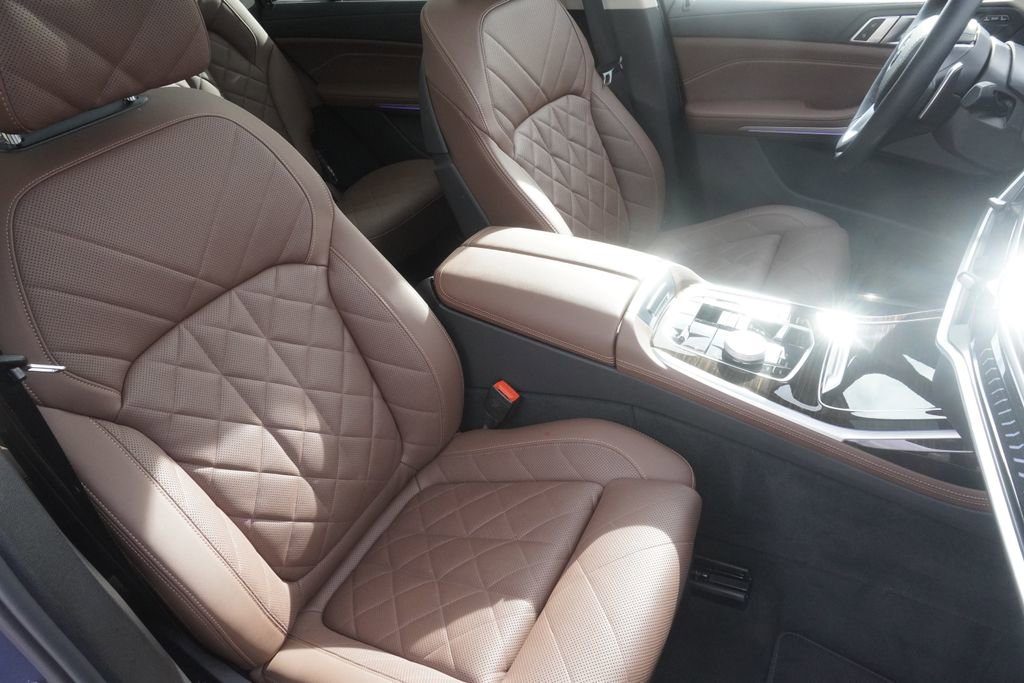 Used 2023 BMW X7 xDrive40i w/ Premium Package image 24