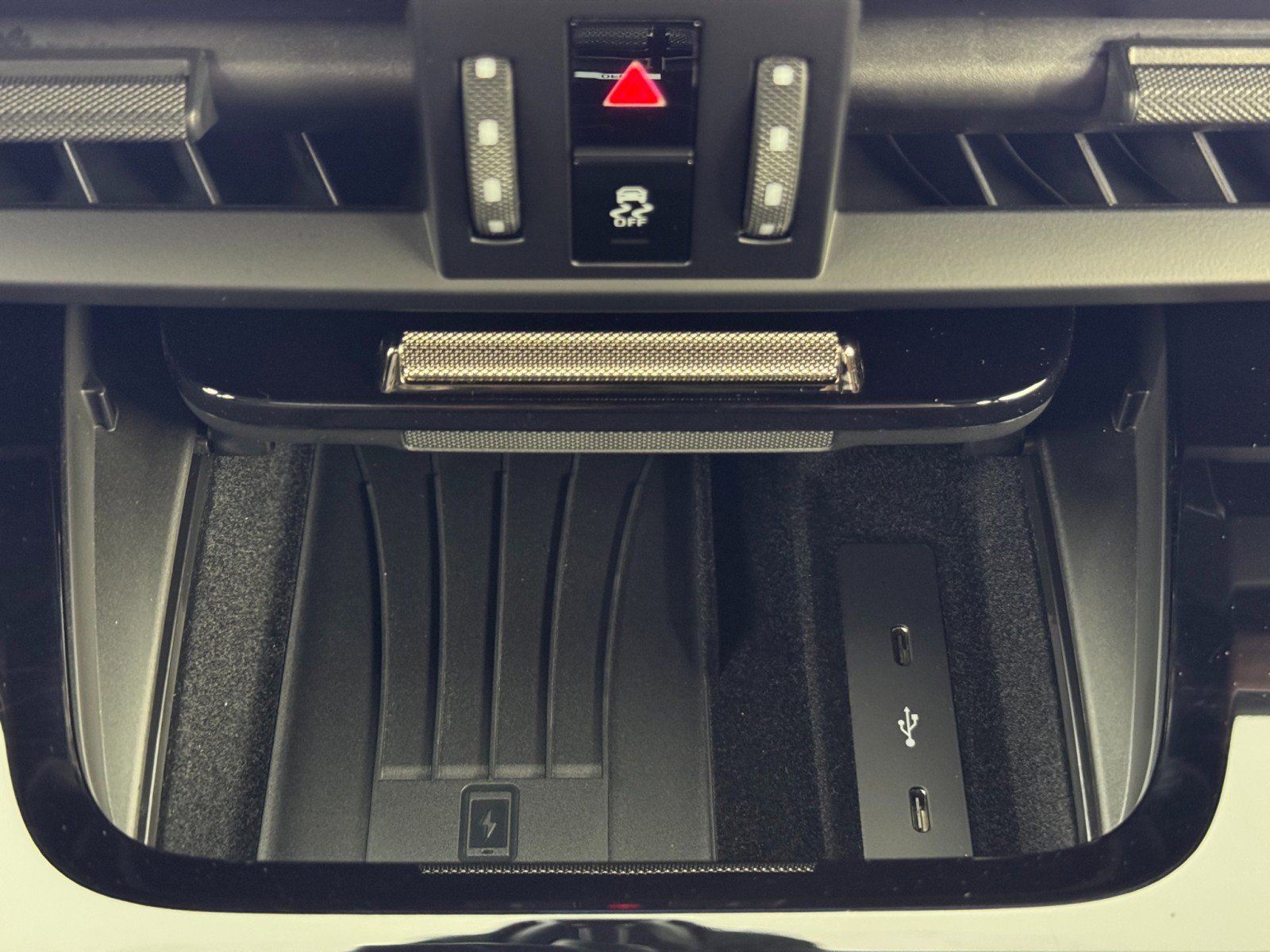 Used 2025 Porsche Cayenne Turbo image 36